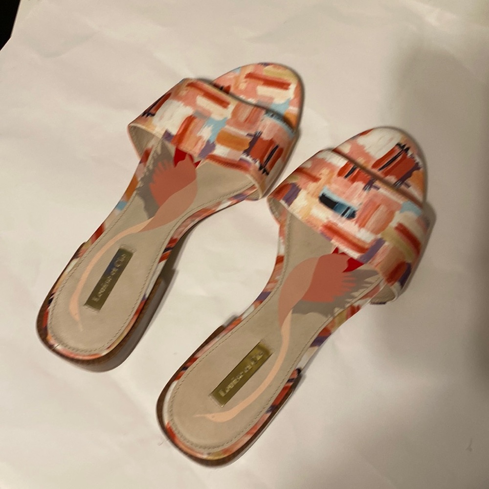 NWOT Louise et Cie Aydia Red Pink Abstract Print Flat Slip size 9.5 M/ 41